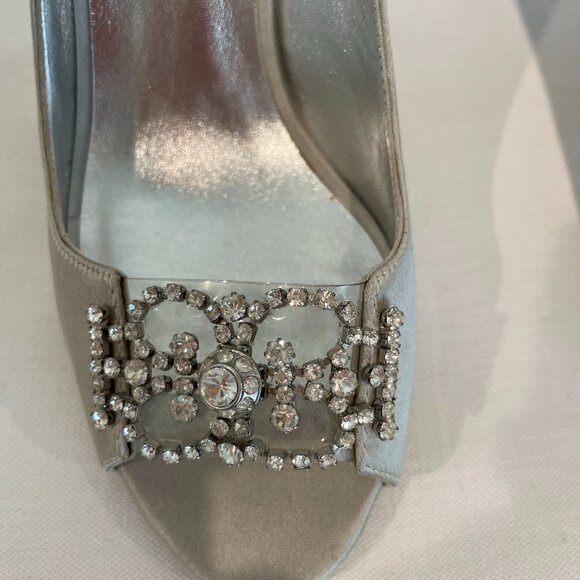New Ragazza Silver Peau de Soie Open Toe Pumps with Rhinestone Decoration - Picture 3 of 4